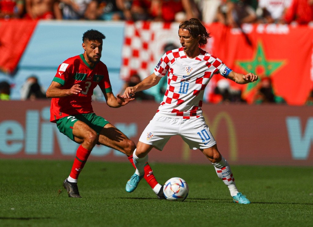 关于摩洛哥鏖战英格兰，莫德里奇统治全场的信息