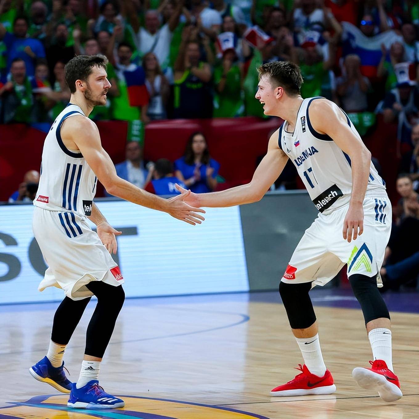 开云平台-关于中国羽毛球队险胜法国羽毛球队，陶菲克制霸全场的信息