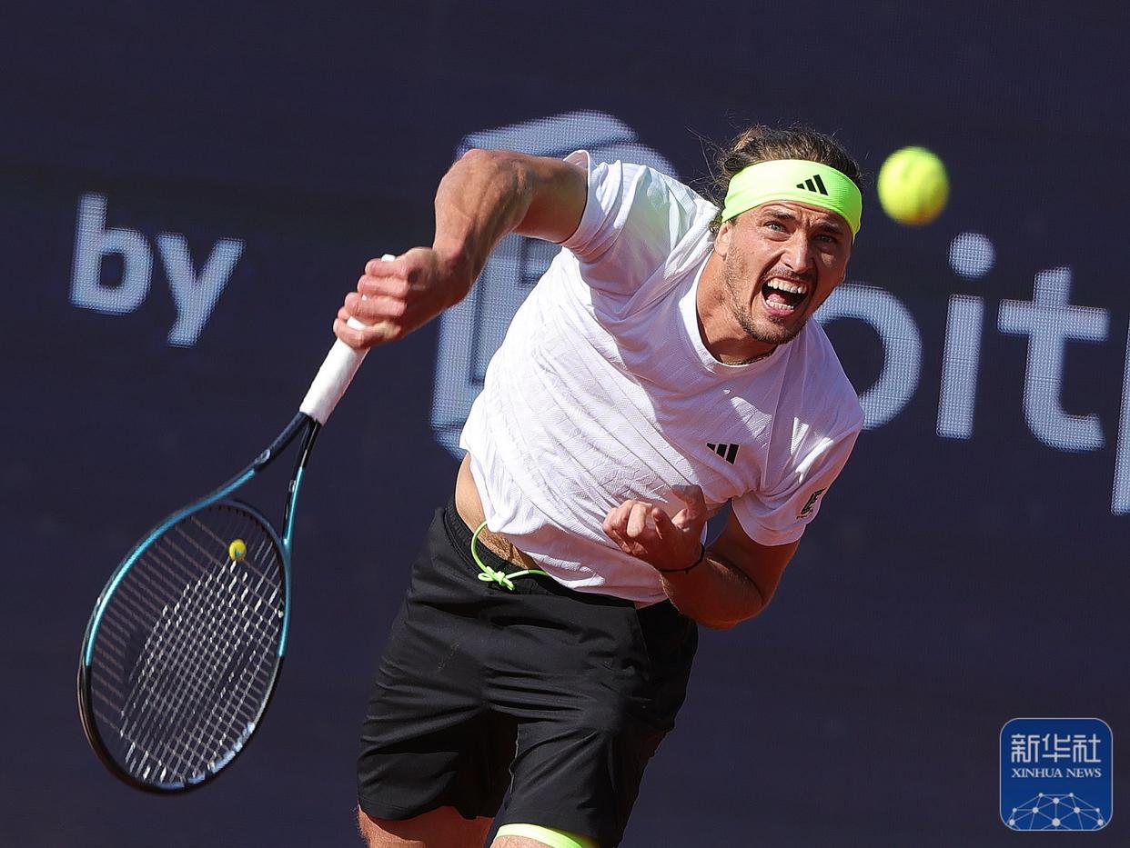 开云体育中国-西班牙网球队血洗法国网球队，兹维列夫完成帽子戏法的简单介绍