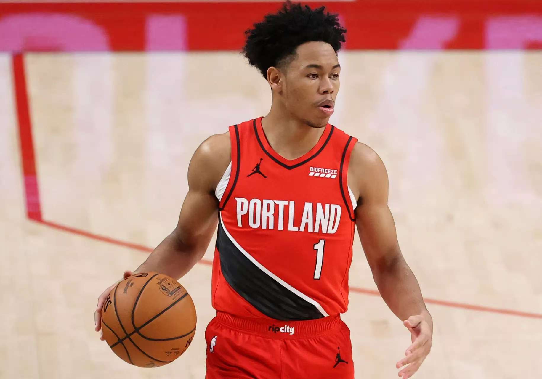 开云体育直播-开拓者主帅公开批评球员表现，要求全队振作的简单介绍