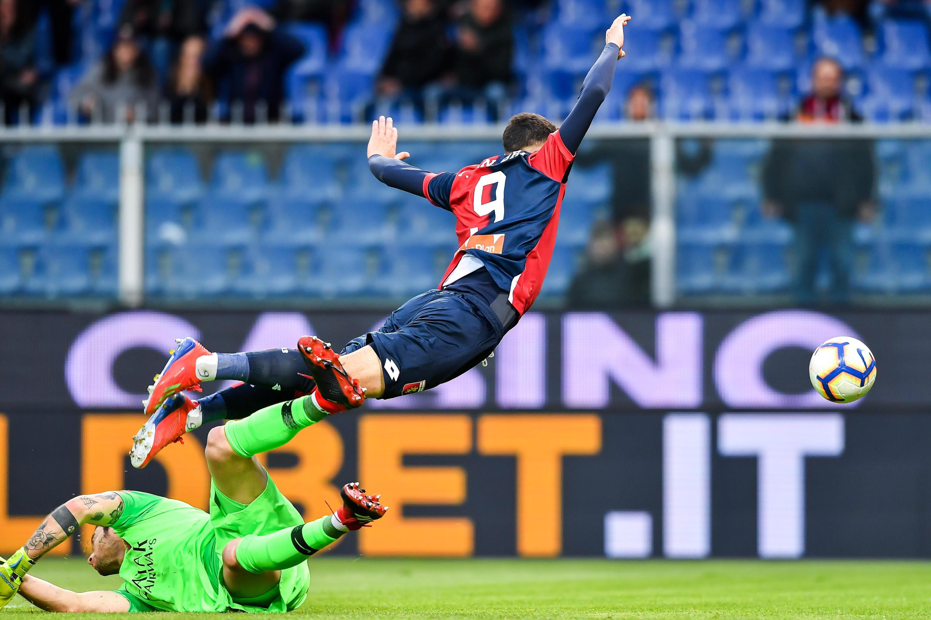 开云体育登录-热那亚球员爆发冲突，俱乐部罚款处理的简单介绍