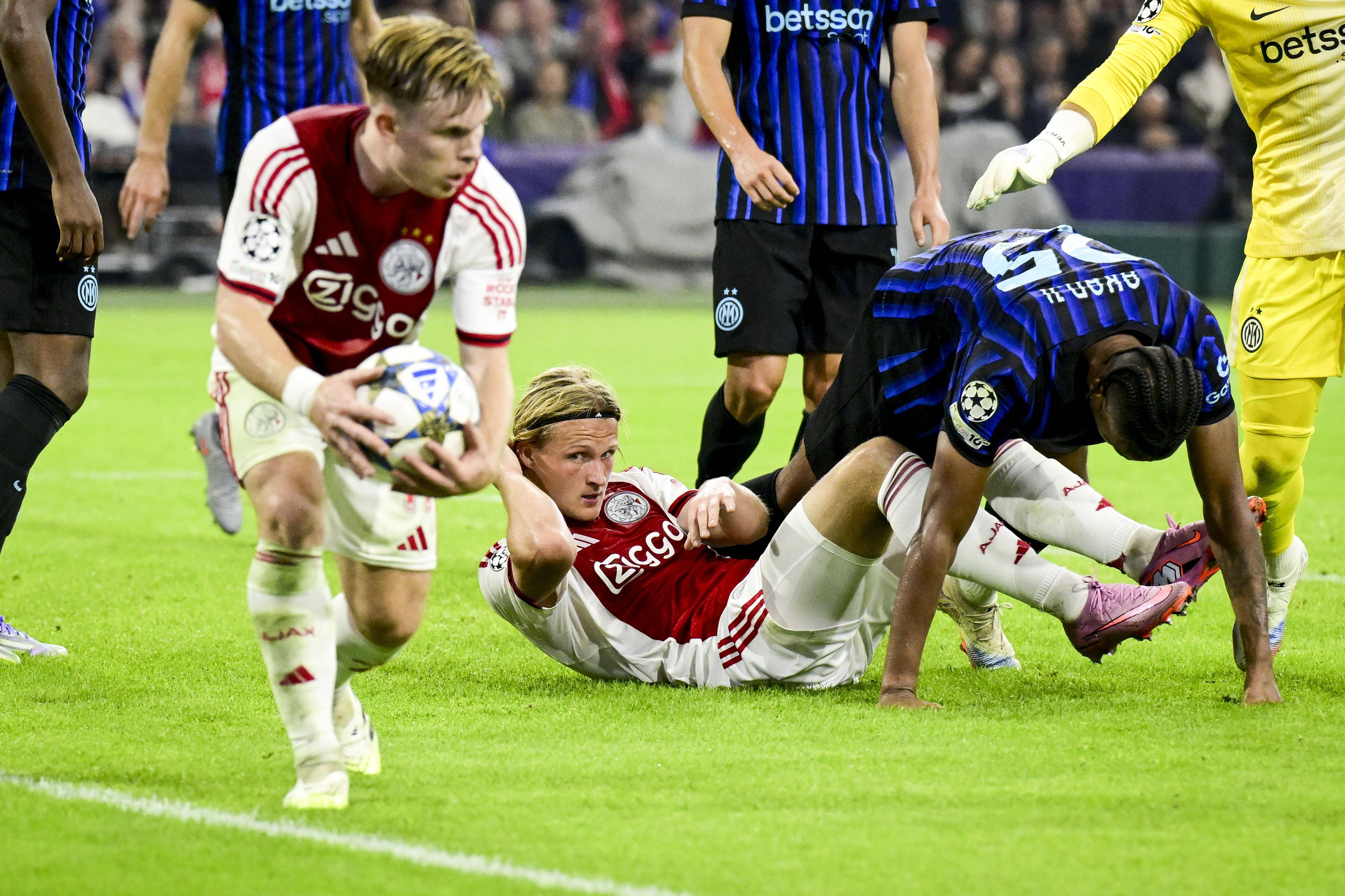 全球足球最新消息发布,球队备赛冲刺的简单介绍 全球足球最新消息发布,球队备赛冲刺的简单介绍