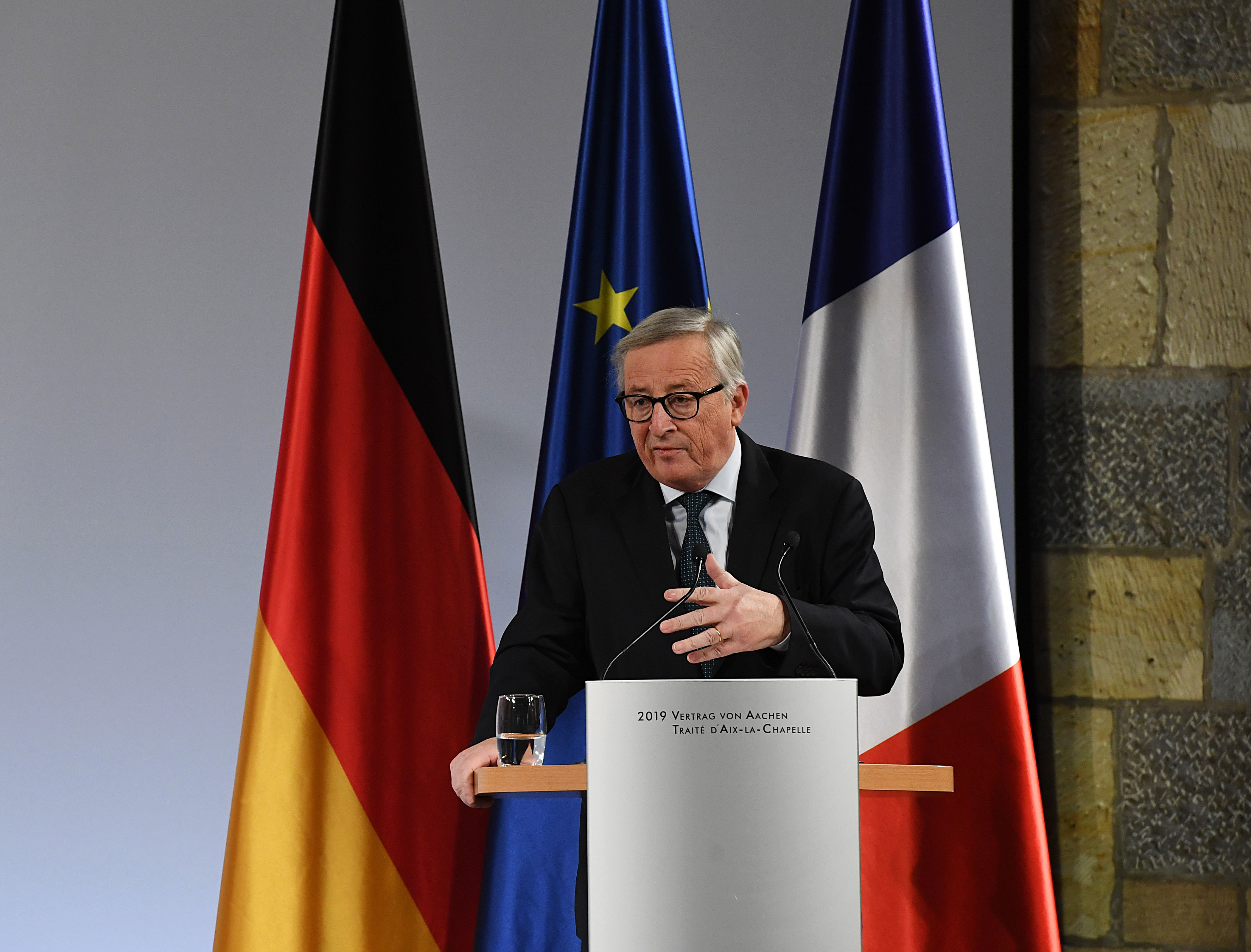 关于法国总统访问德国，就欧洲一体化进程进行讨论的信息