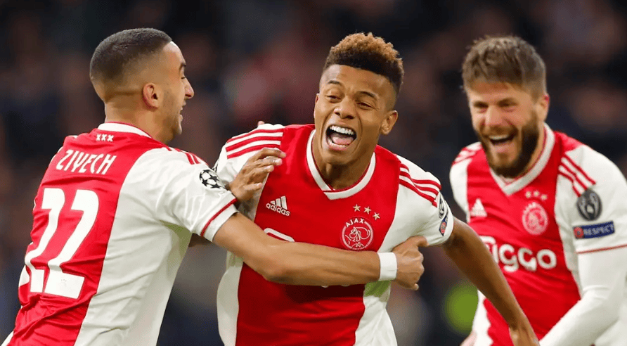 开云体育平台APP-阿贾克斯在激烈竞争中不畏挑战