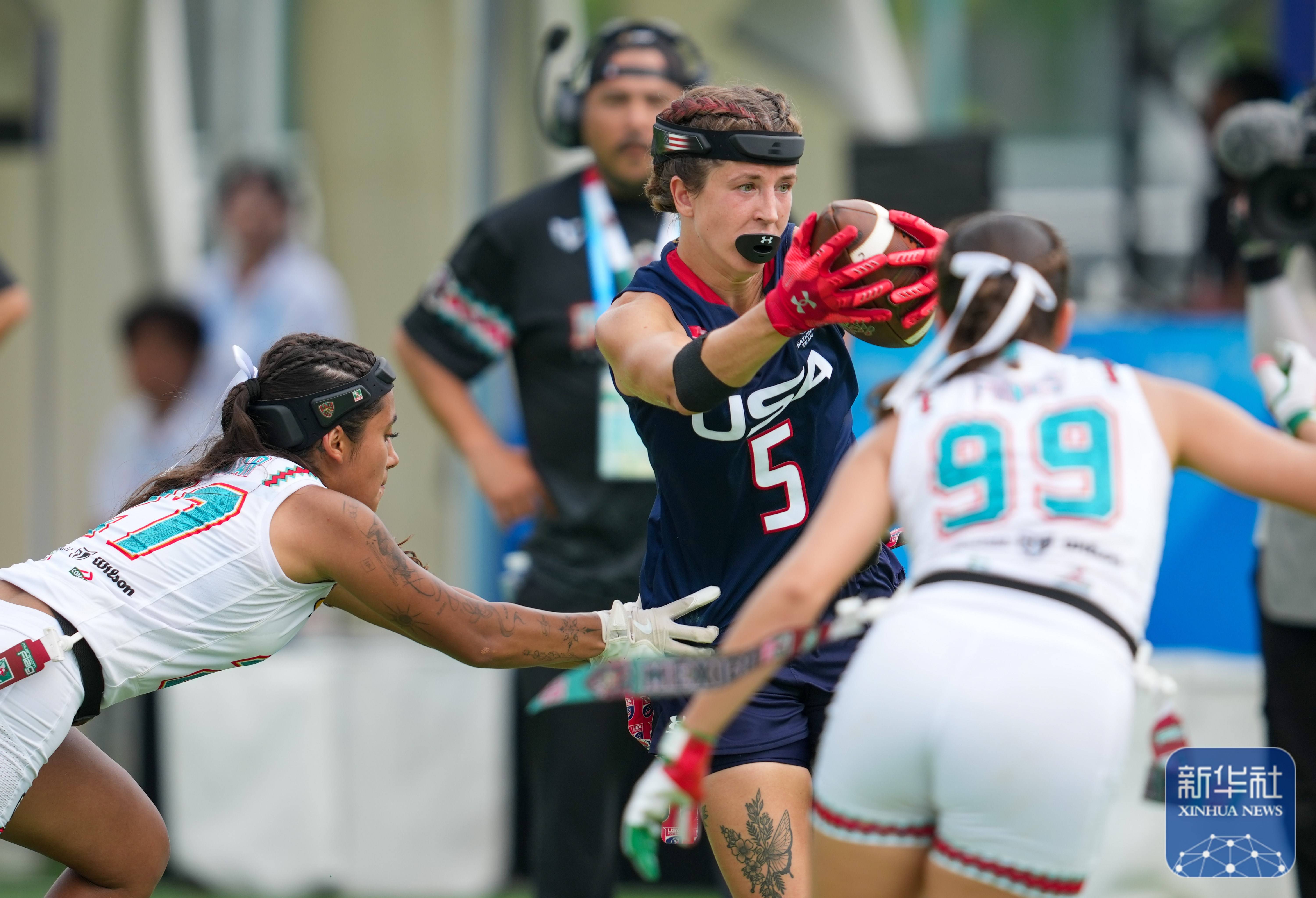 哥伦比亚选手勇夺橄榄球比赛 哥伦比亚选手勇夺橄榄球比赛