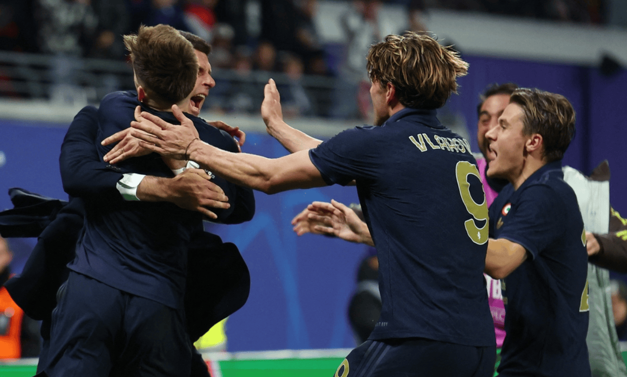 尤文图斯队逆转胜利,精彩比赛收官 尤文图斯队逆转胜利,精彩比赛收官