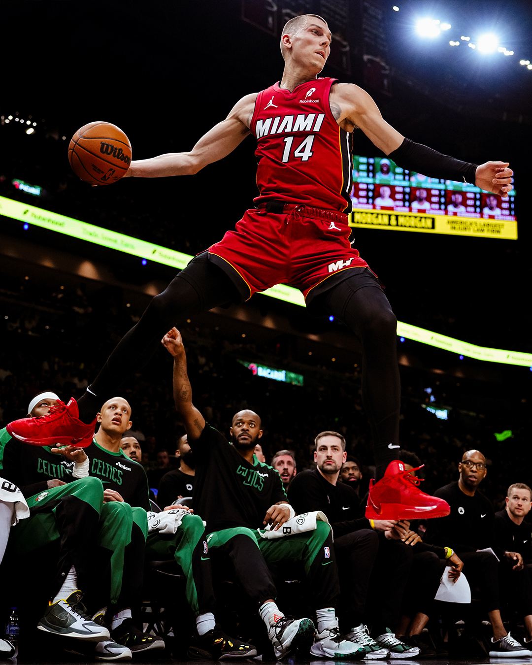 包含热火队全员状态火热,轻松晋级次轮的词条 包含热火队全员状态火热,轻松晋级次轮的词条