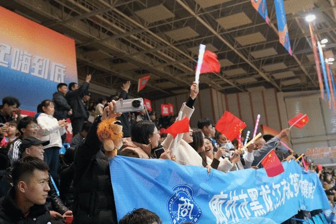 包含球员们在比赛中的顽强拼搏精神赢得了球迷们的尊重的词条 包含球员们在比赛中的顽强拼搏精神赢得了球迷们的尊重的词条