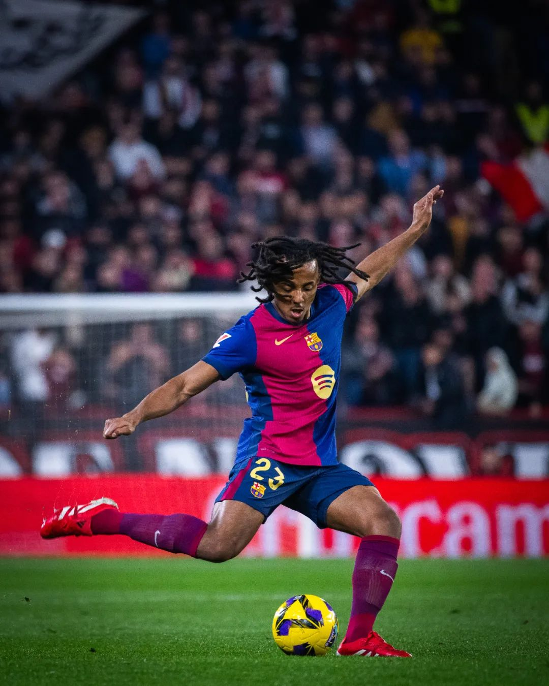 塞维利亚主场轻松击败西班牙人