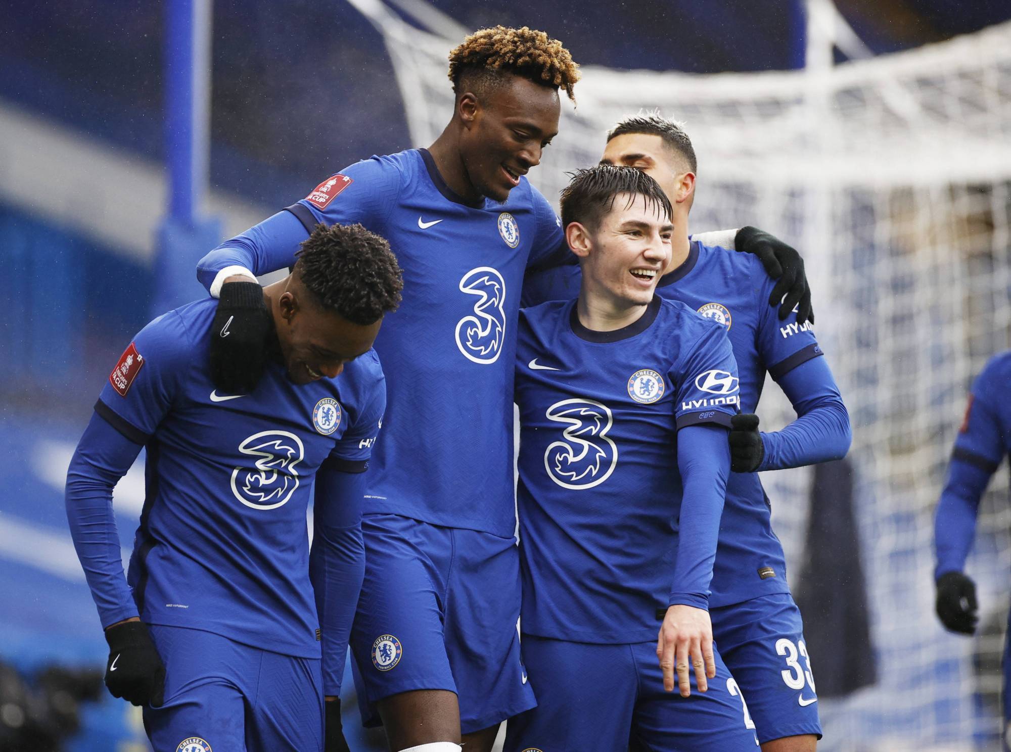 关于水晶宫险胜，英格兰顶级联赛排名逐渐上升的信息