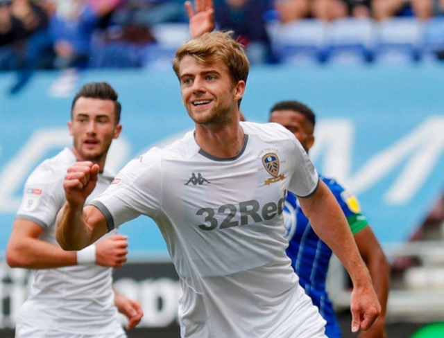 包含利兹联客场取胜，稳固积分榜前列位置的词条