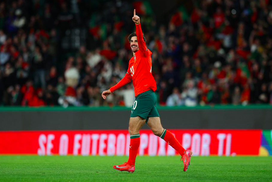 包含意大利队以惊人表现挺进欧联国家杯半决赛的词条