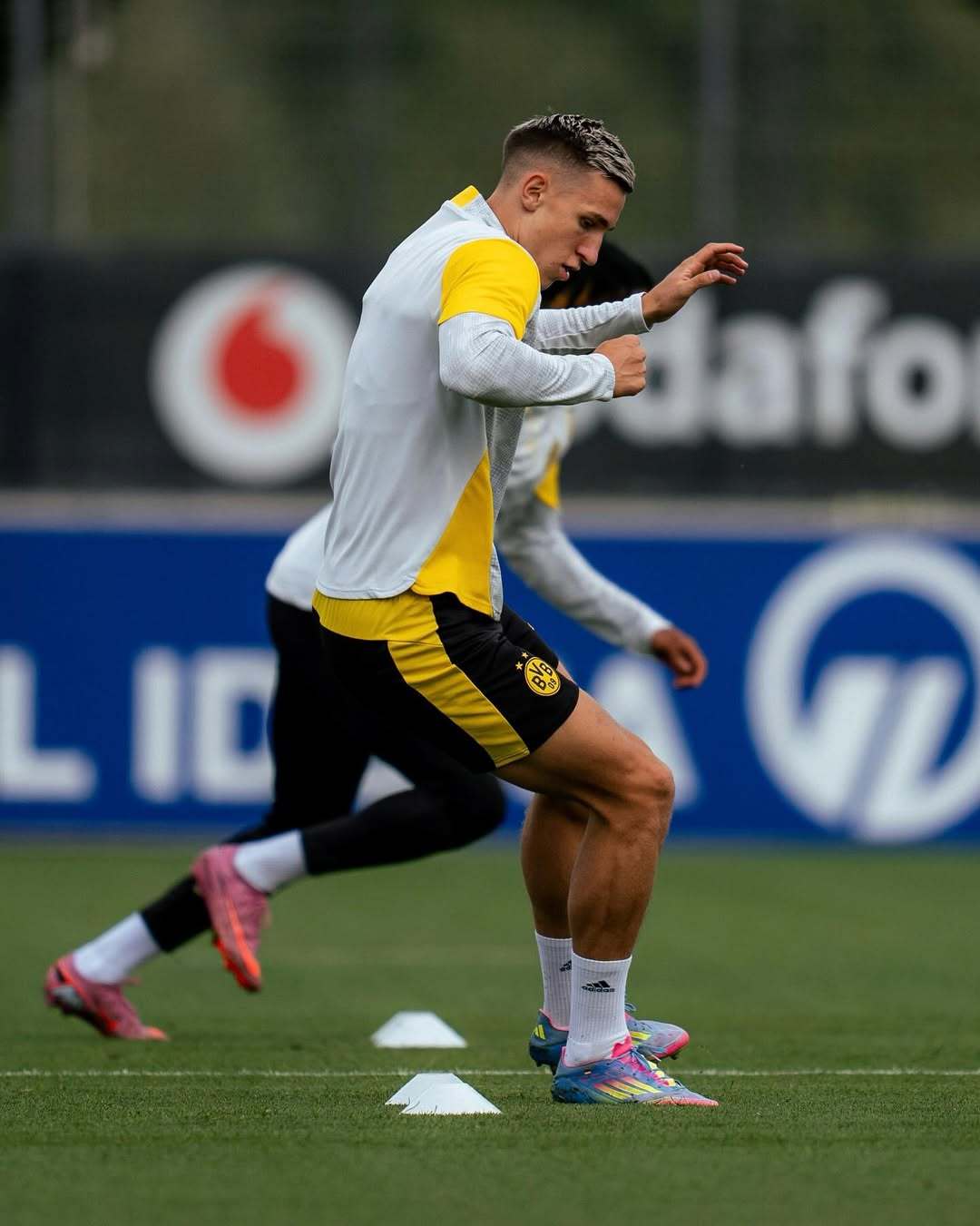 皇马主帅寄希望于中后卫组合的简单介绍