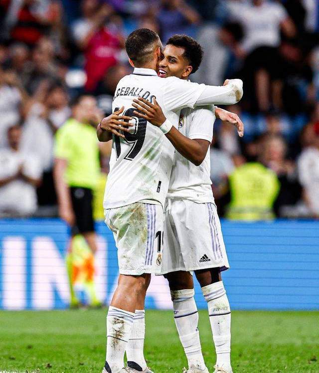 包含勒沃库森横扫马德里竞技,本泽马打破历史纪录的词条 包含勒沃库森横扫马德里竞技,本泽马打破历史纪录的词条