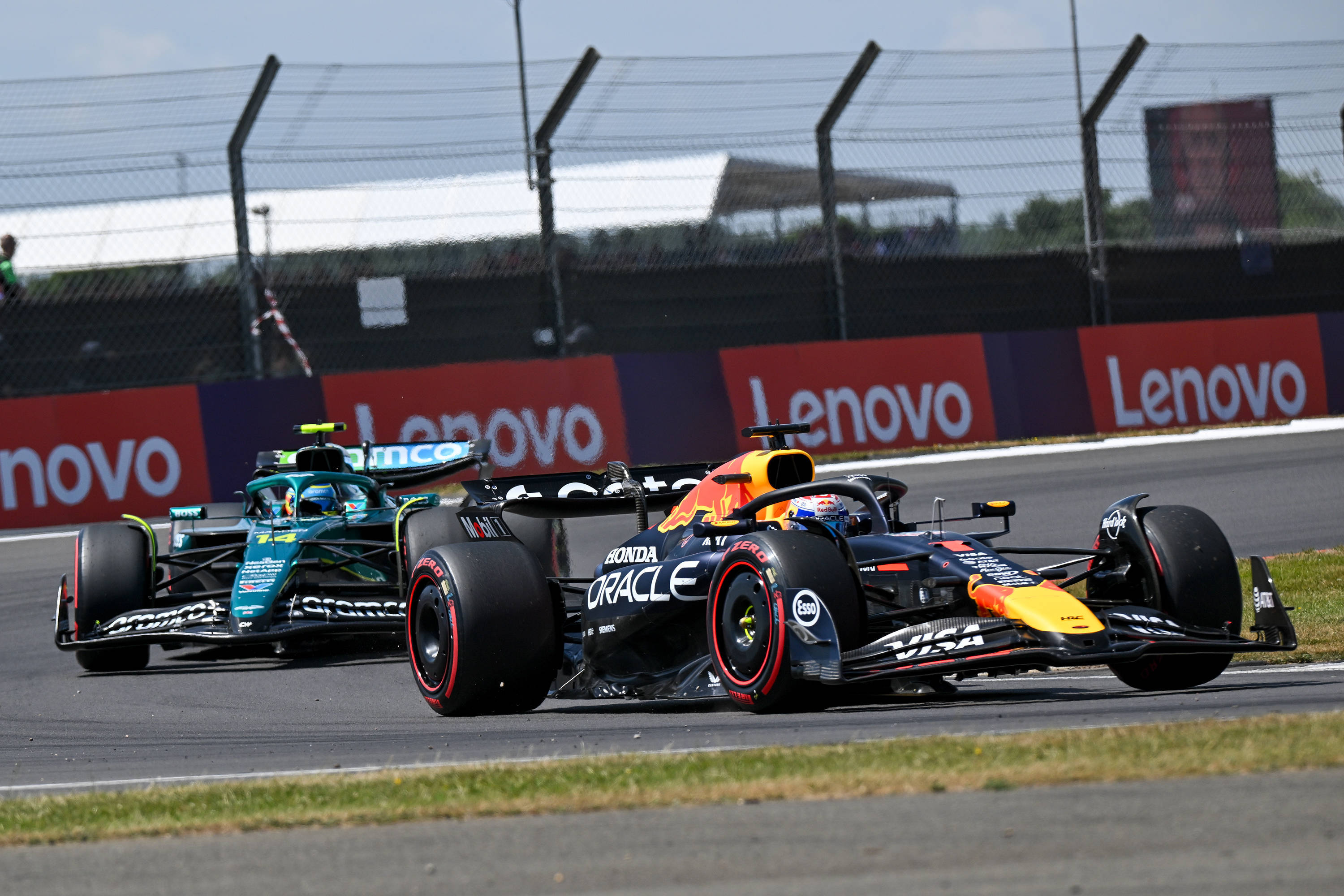 开云体育-包含梅赛德斯鏖战迈凯伦，拉塞尔统治全场的词条