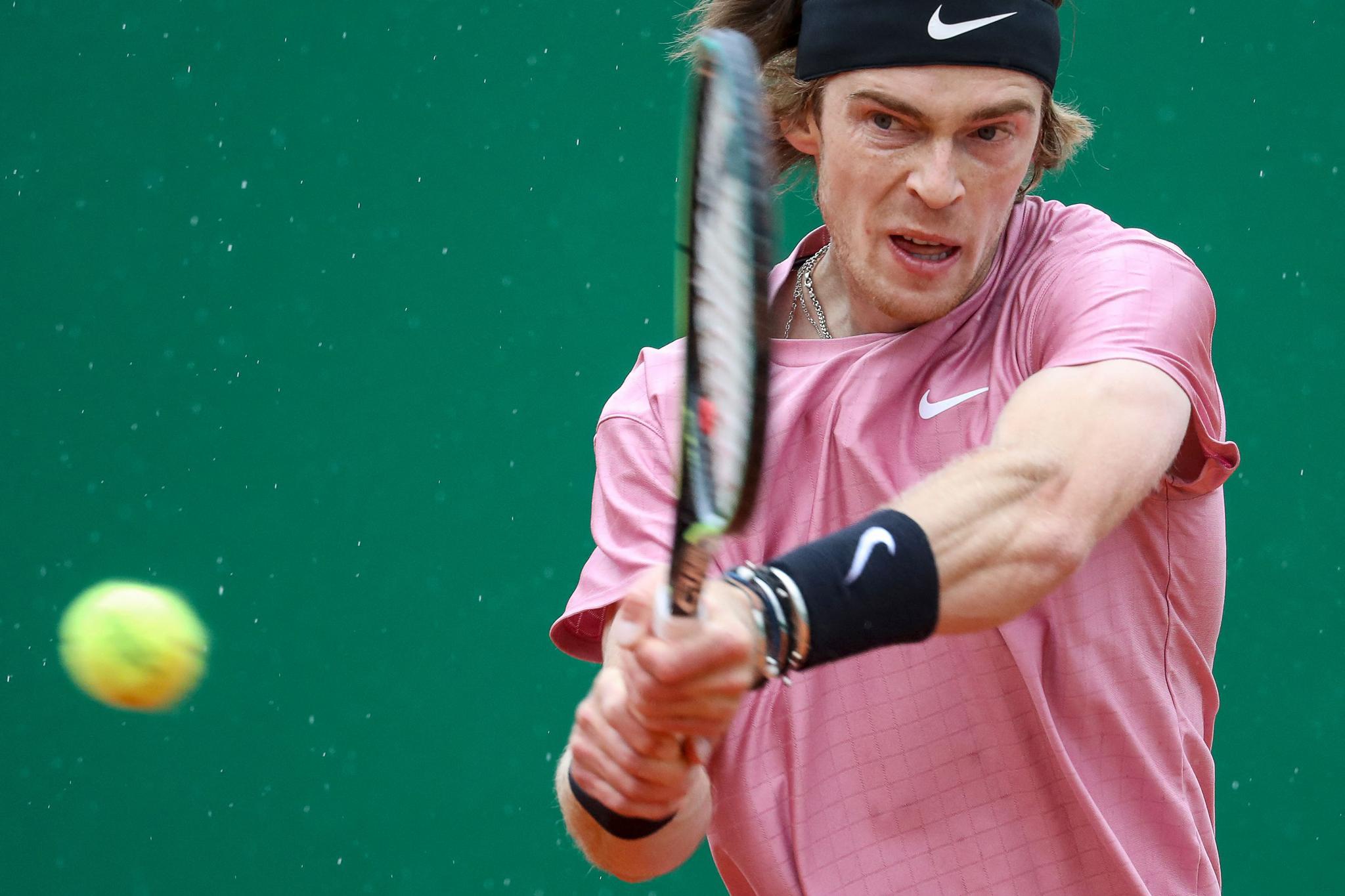 包含ATP总决赛碾压蒙特卡洛大师赛，西西帕斯状态火热的词条