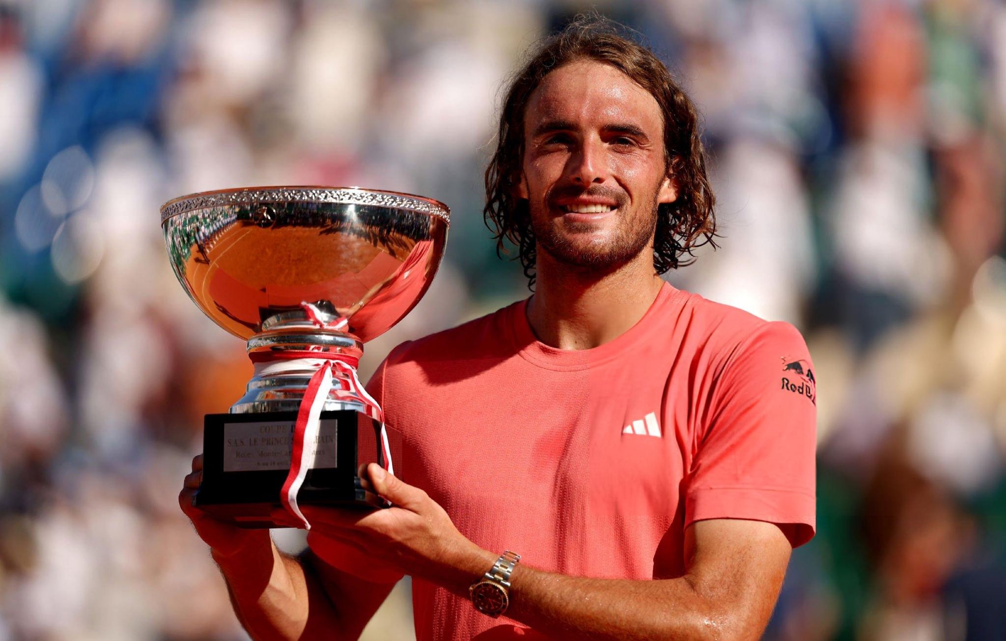 关于拉沃尔杯横扫年终总决赛，西西帕斯点燃赛场的信息