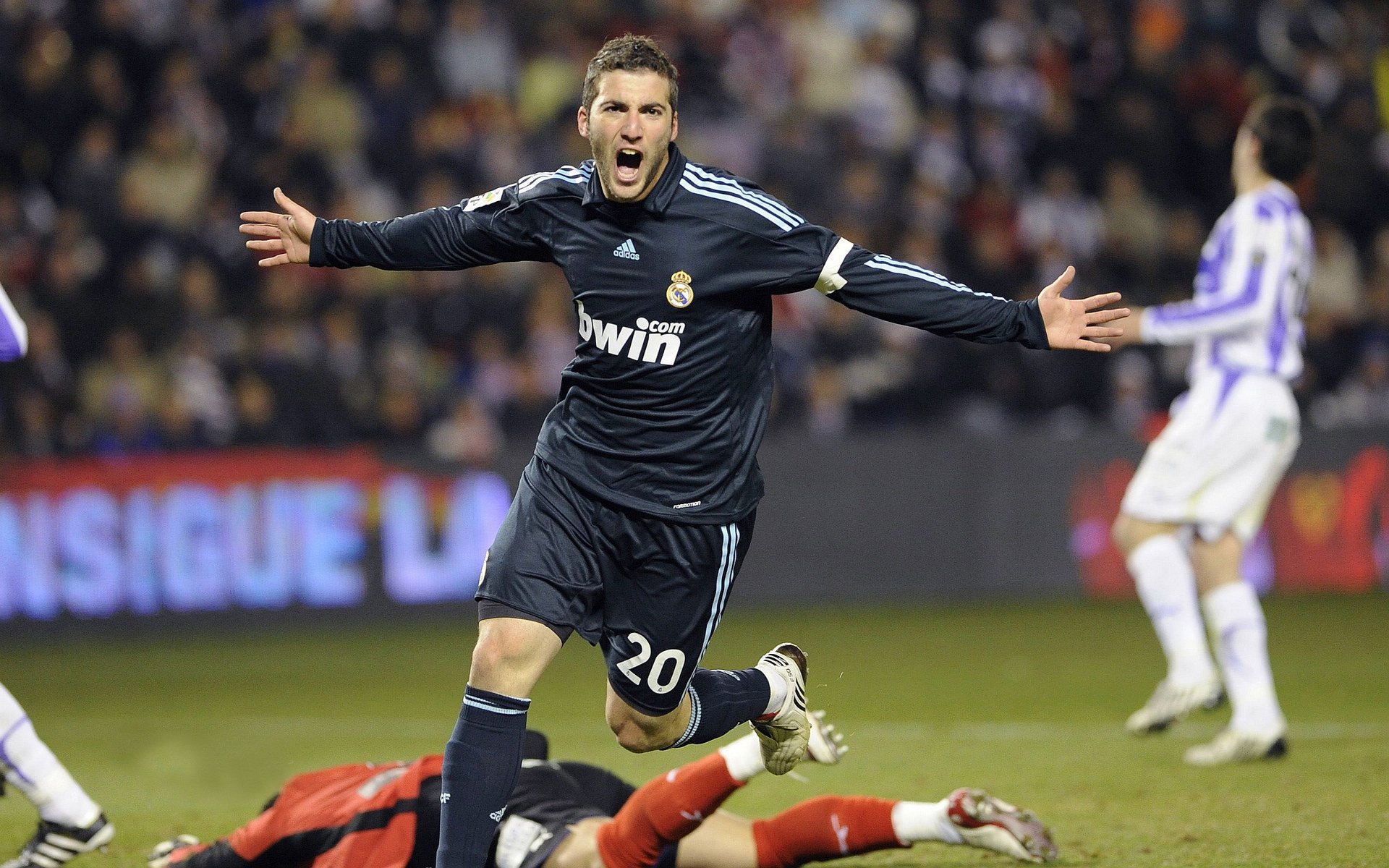 迪亚斯奥运前哨战封神!德国狂胜马赛背后的接管者哲学