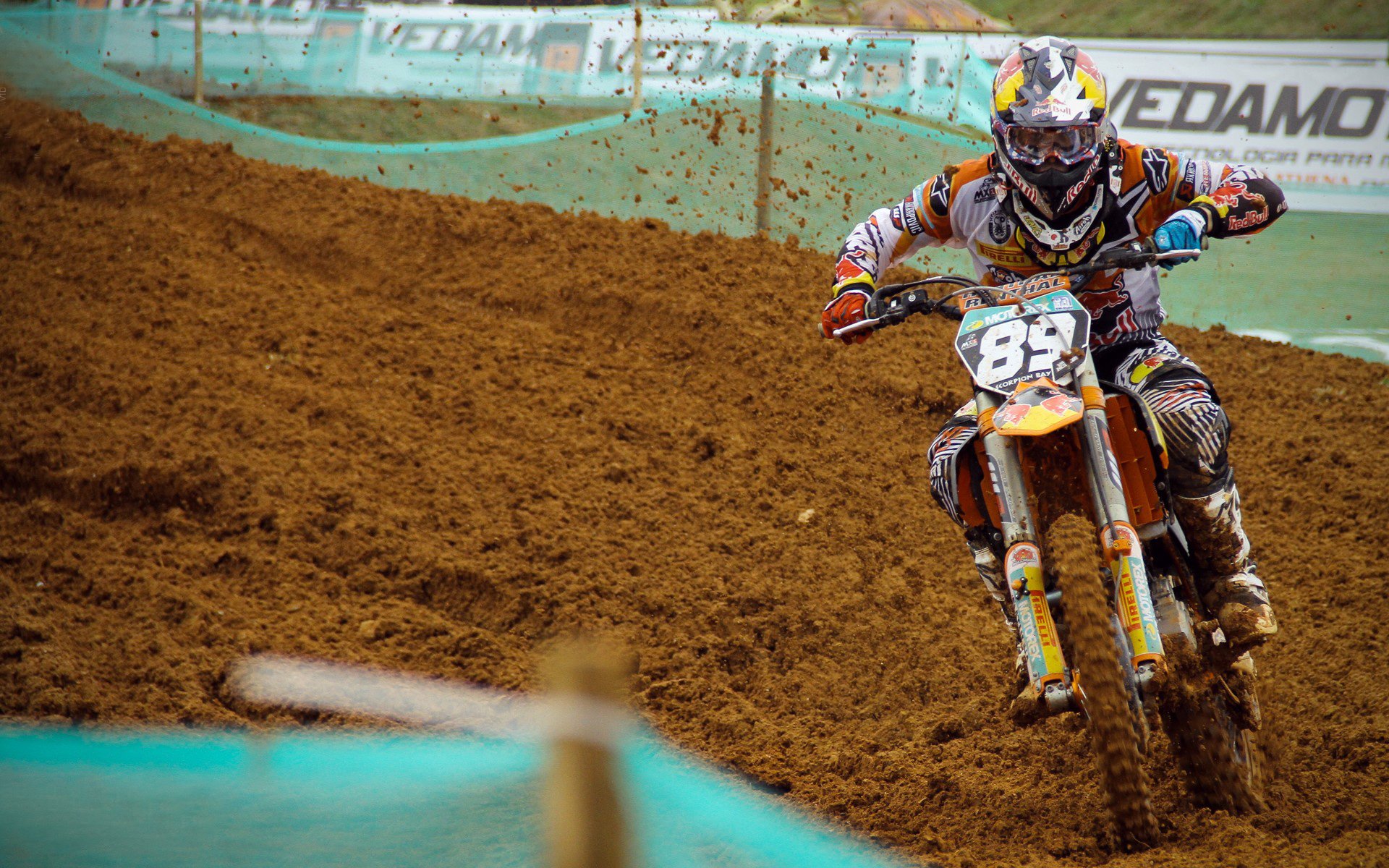 F1新赛季揭幕战与湖人轻取广东队，跨越时空的竞技焦点