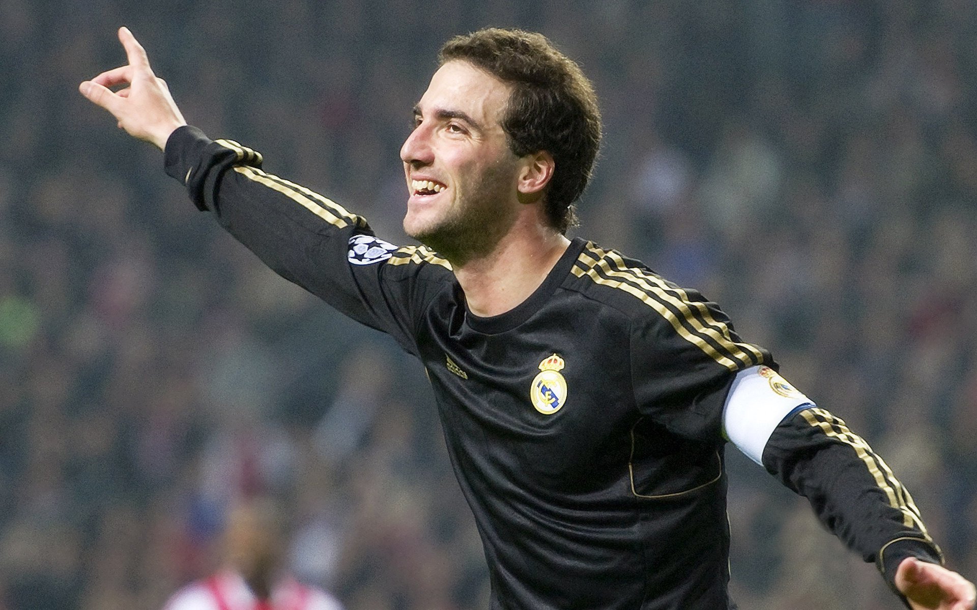 开云体育直播-温网绝杀美网，纳达尔惊艳四座的传奇时刻